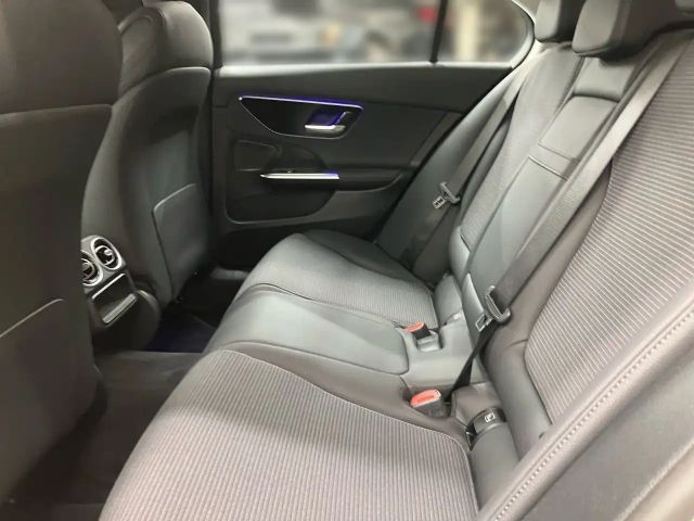 Mercedes-Benz C 180 AVANTGARDE Sedan