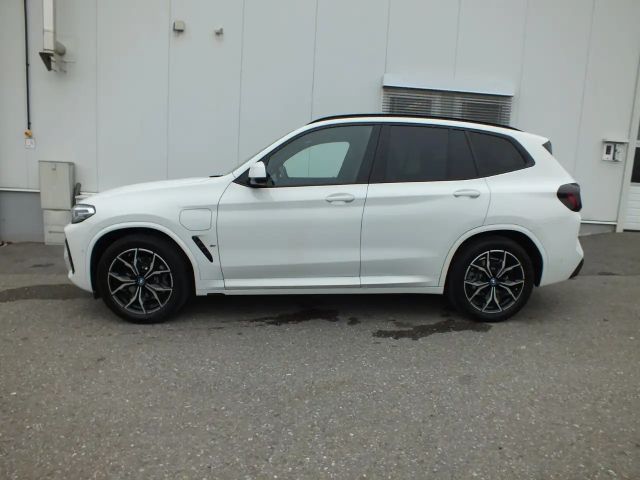 BMW X3 xDrive30e