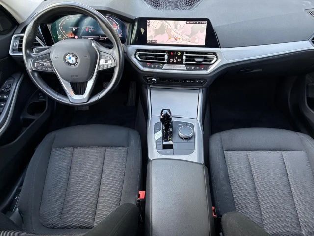 BMW 330 330i Touring xDrive