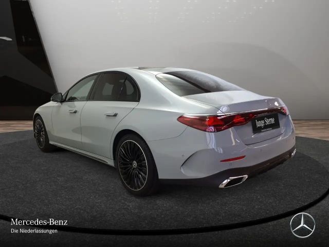 Mercedes-Benz E 220 AMG Line E 220 d Sedan