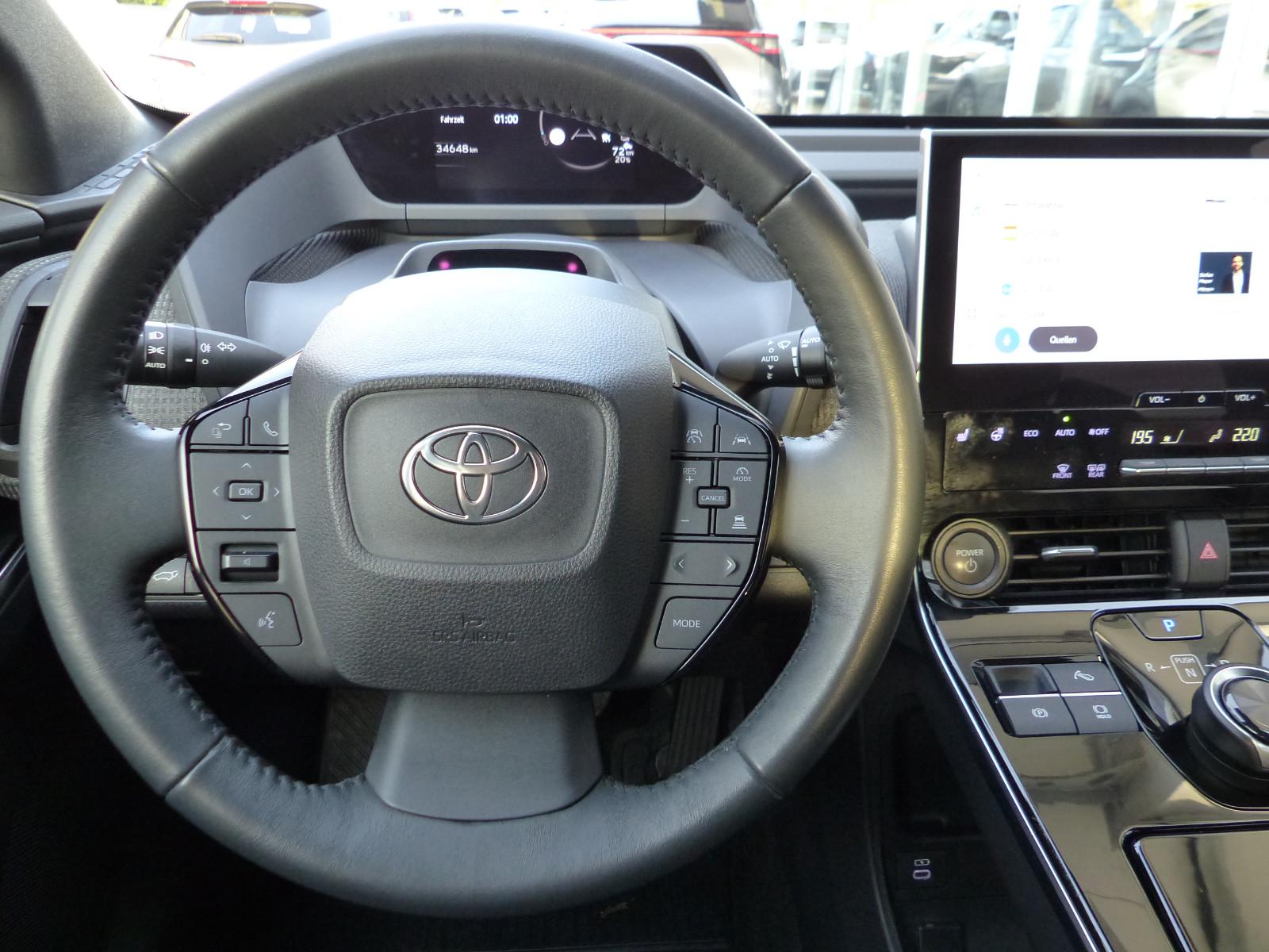 Toyota bZ4X AHK Navi SHZ el.Heckkl.LED Schnell-Ladefunk