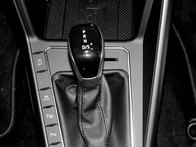 Volkswagen Taigo Taigo 1.0 R-LINE DSG NAVI BLACKSTYLE MATRIXLED