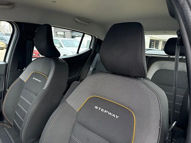 Dacia Sandero Essential Stepway TCe 90