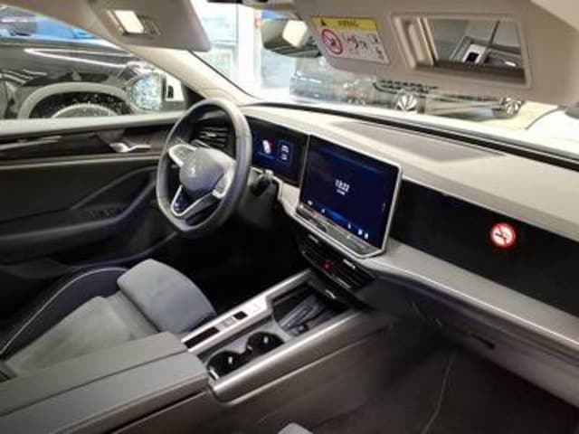 Volkswagen Passat 1.5 eTSI Business DSG Variant