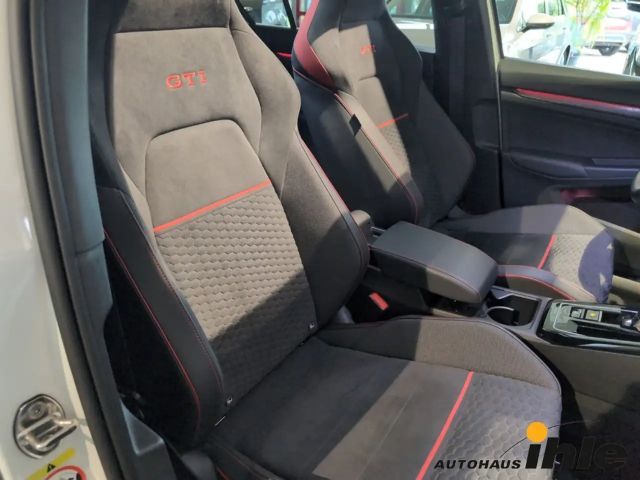 Volkswagen Golf DSG Golf VIII Style