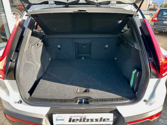 Volvo XC40 Core Recharge