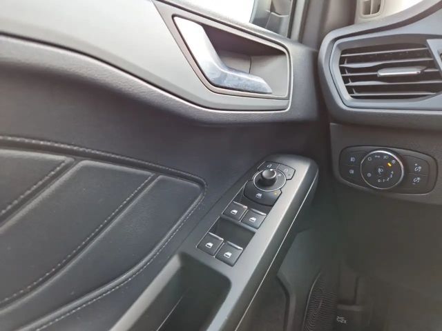 Ford Focus Cool & Connect EcoBoost Wagon