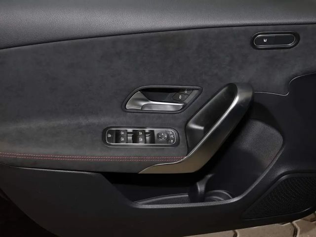 Mercedes-Benz A 180 AMG Line