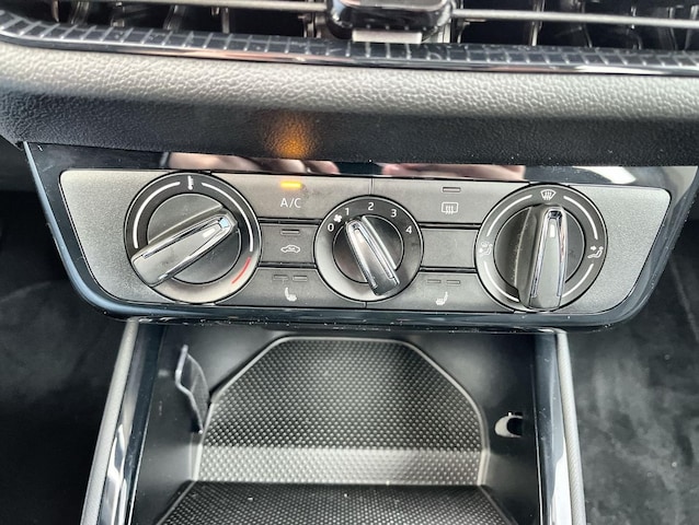 Skoda Fabia 1.0 MPI Black LED Sitzh PDC