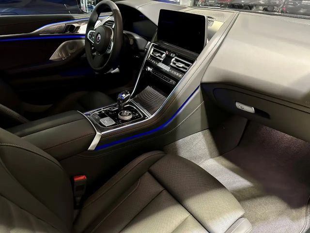 Alpina B8 Gran Coupe. Schwarz. Voll. Souverän.