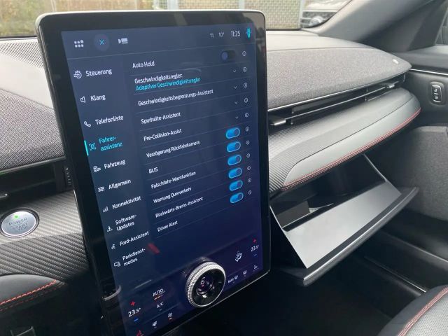 Ford Mustang Mach-E AWD Standard range