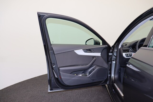 Audi A4 40 TDI S-Line S-Tronic Sedan