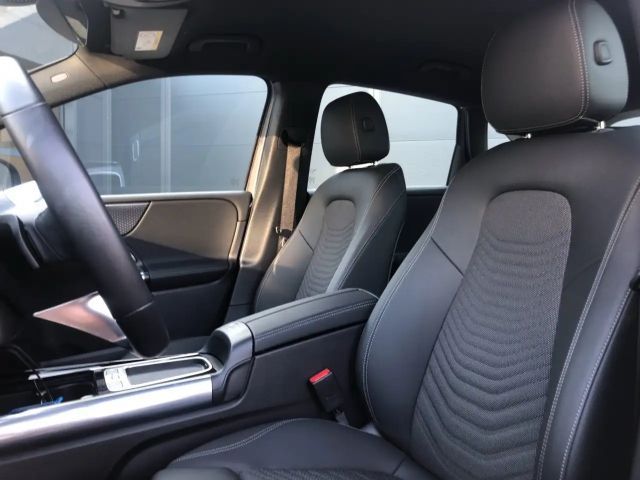 Mercedes-Benz B 250 4MATIC Progressive Sedan