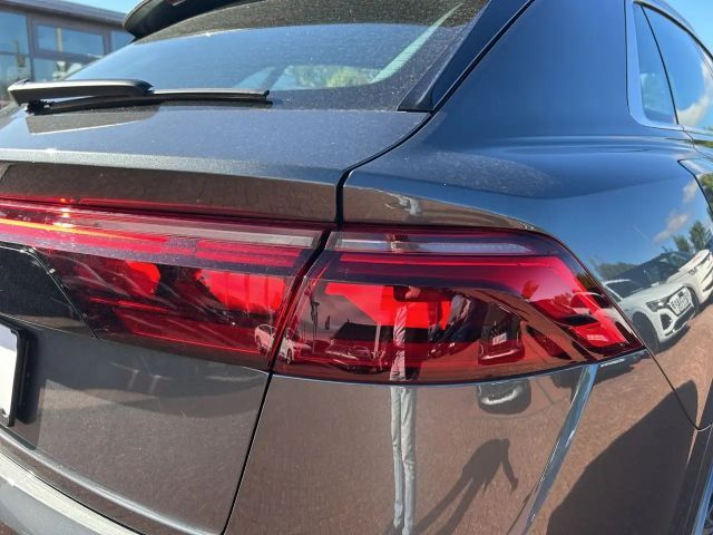 Audi SQ8 SUV AHK+HD-MATRIX+360 KAM+HUD+MASSAGE