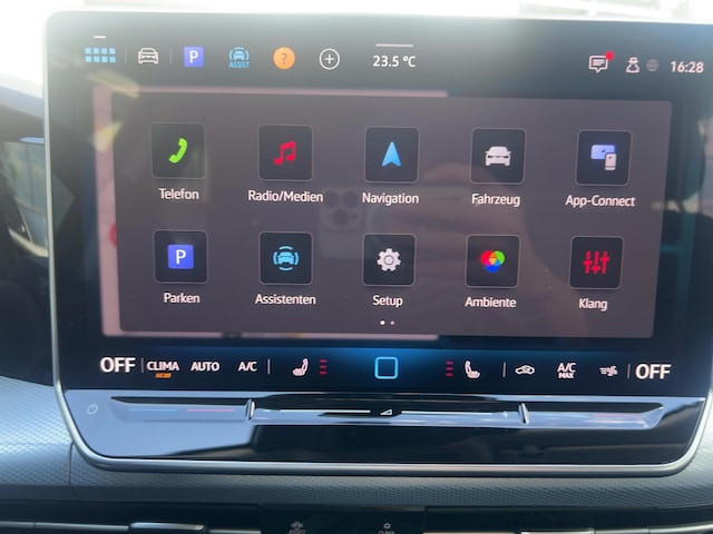 Volkswagen Golf 1.5 eTSI DSG