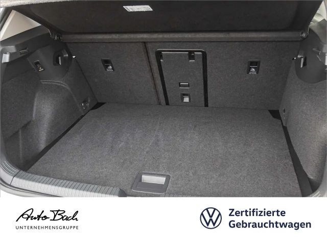 Volkswagen Golf 1.5 eTSI DSG Golf VIII