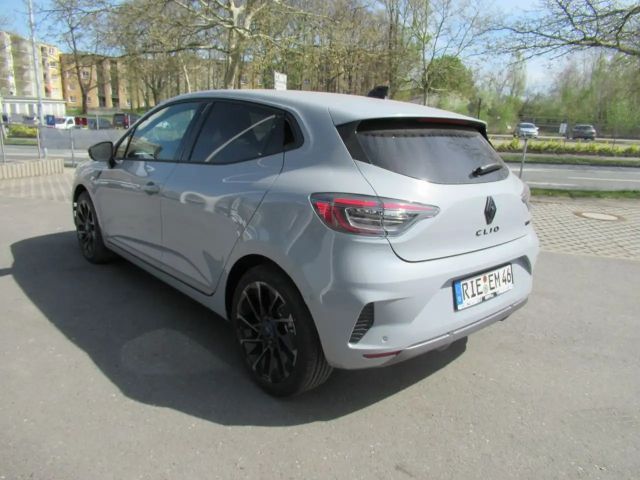 Renault Clio Alpine E-Tech Hybrid