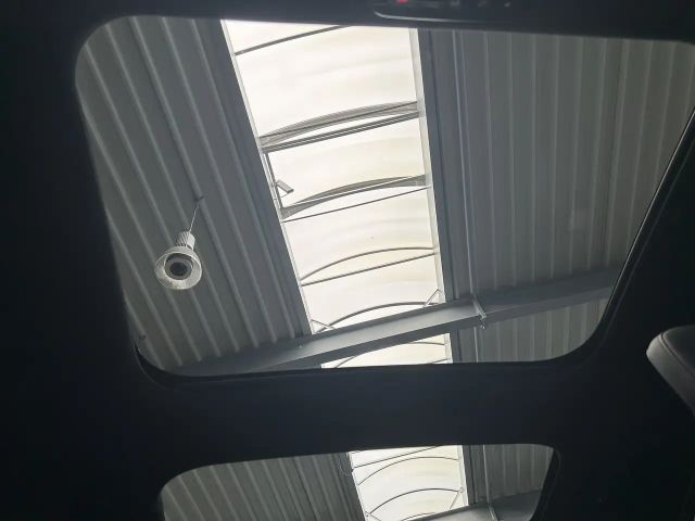 Mercedes-Benz E 200 AMG Line Sedan