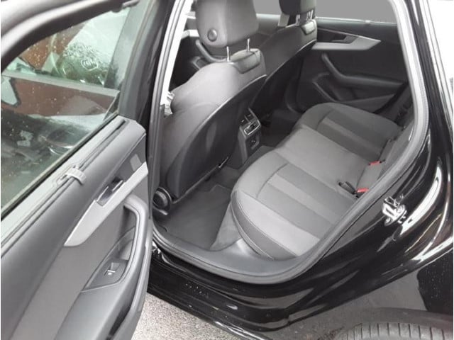 Audi A4 35 TFSI Avant S-Tronic