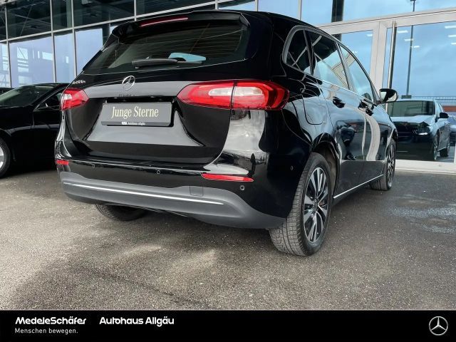 Mercedes-Benz B 250 B 250 e Style