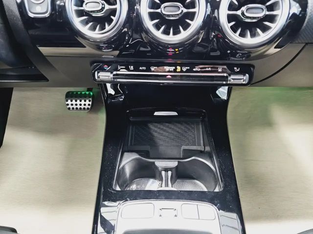 Mercedes-Benz CLA 250 AMG Line