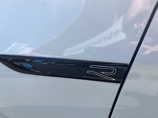 Volkswagen Golf R-Line Variant