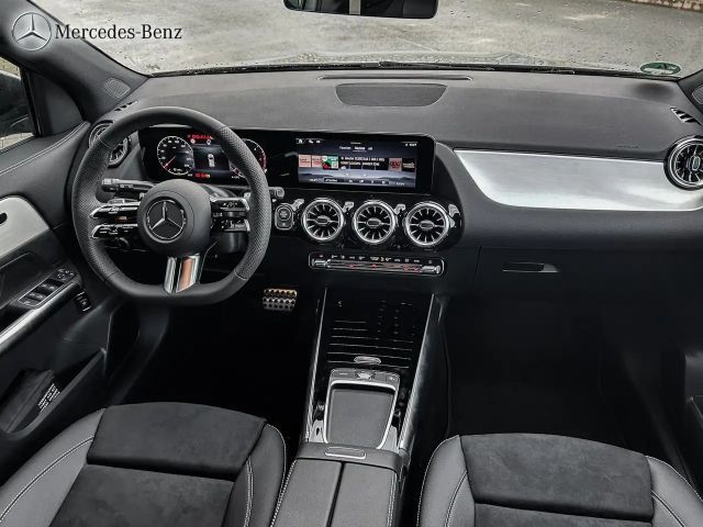 Mercedes-Benz GLA 200 AMG Line GLA 200 d