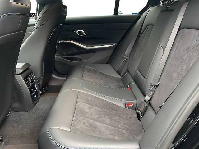 BMW 320 320d M-Sport Sedan xDrive