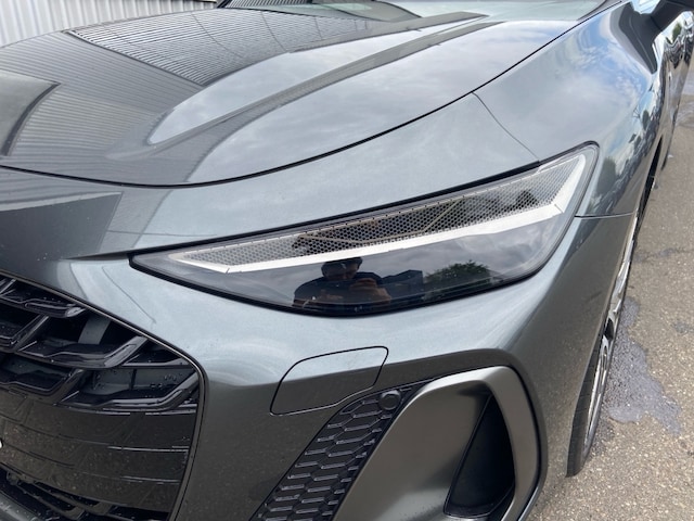 Audi A6 Avant Quattro S-Tronic