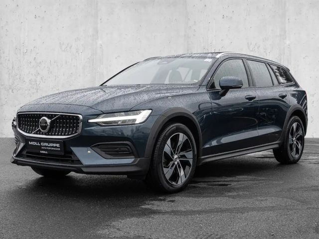 Volvo V60 Cross Country AWD Plus