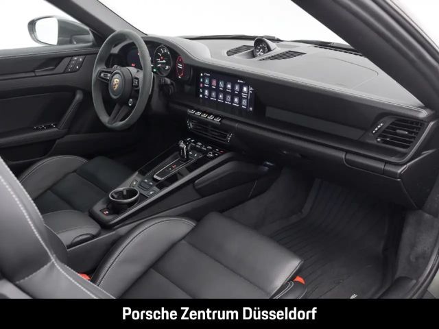 Porsche 992 4 Coupé GTS Targa