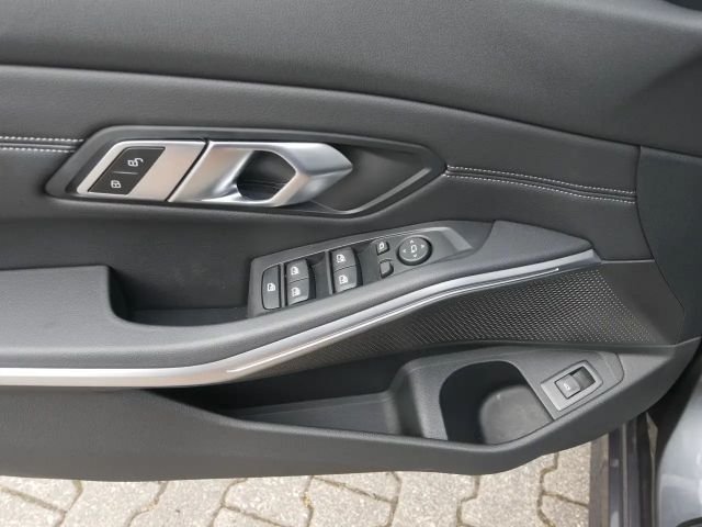 BMW 330 330i Sport Line Touring xDrive