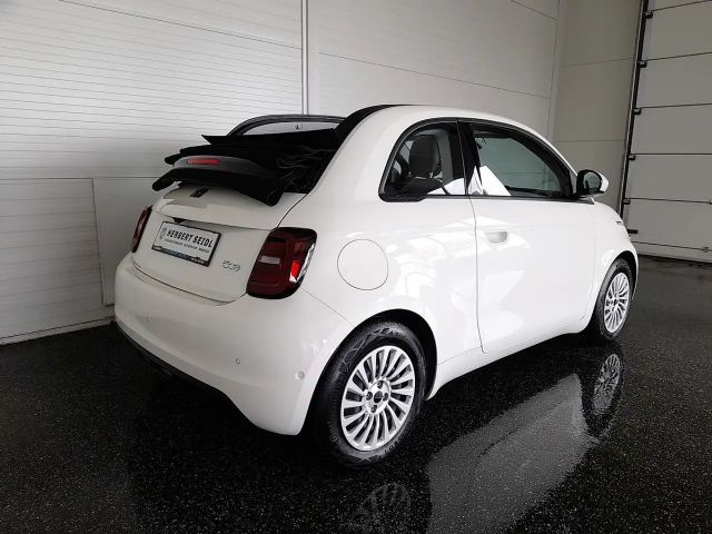 Fiat 500C 42 kWh Cabriolet Aut. *LED / VIRTUELL / STANDHZ...