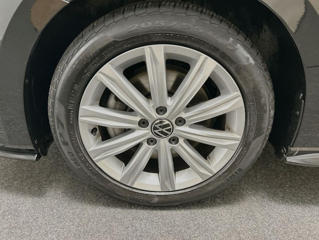 Volkswagen Touran 1.5 TSI DSG