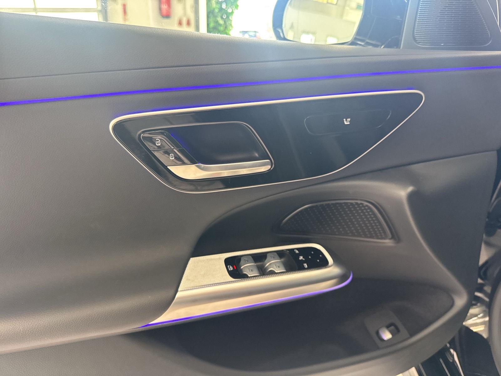 Mercedes-Benz E 200 Sedan