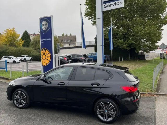 BMW 118 118i Sedan Sport Line