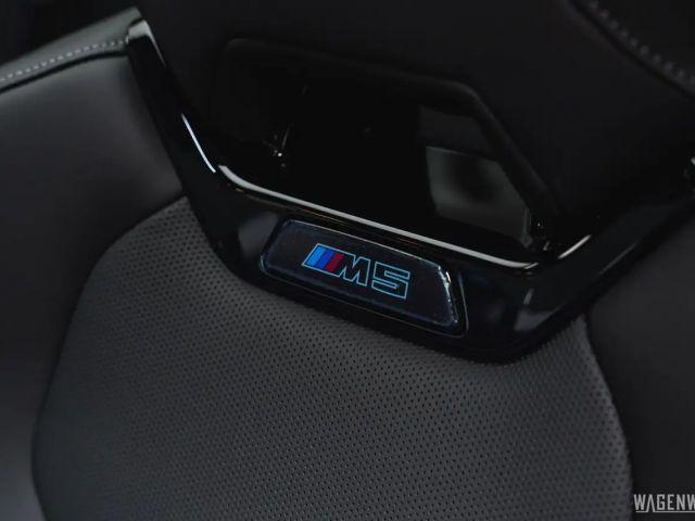 BMW M5 Touring PANORAMA AHK B&W COMFORT-PAKET ALLBLACK