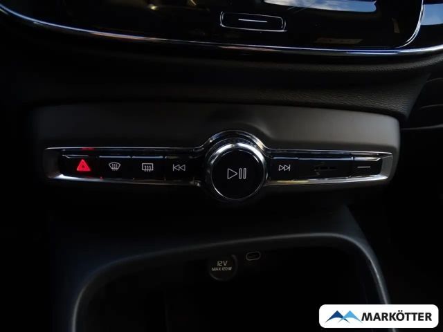 Volvo XC40 Core Recharge