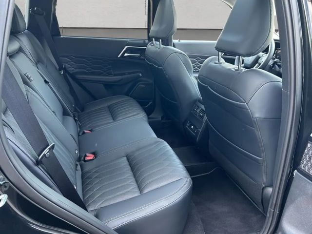 Mitsubishi Outlander 4WD PHEV