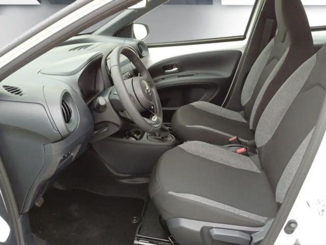 Toyota Aygo X Hatchback Play