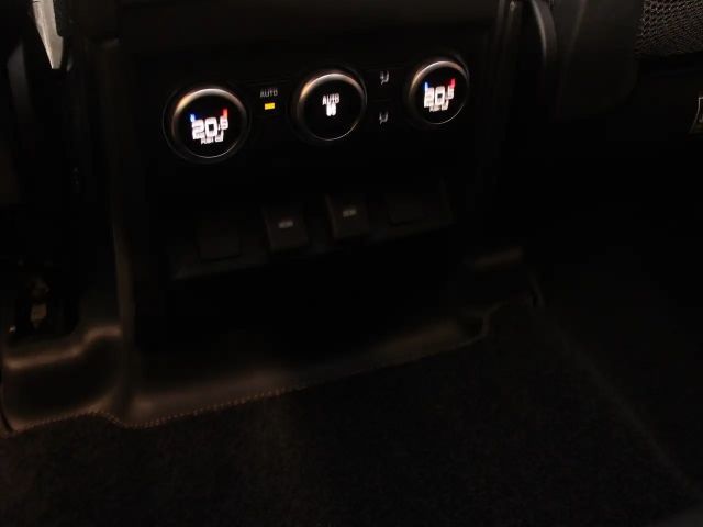 Land Rover Defender 110 D300