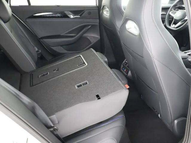 Volkswagen Passat 4Motion DSG R-Line Variant