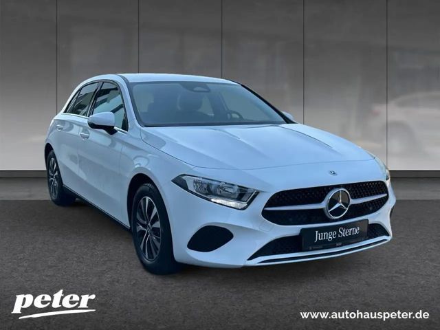 Mercedes-Benz A 180 MBUX+Wide+AHK+Cam+Navi+AUT+SHZ