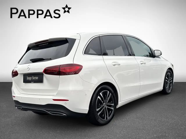 Mercedes-Benz B 180 B 180 d Sedan