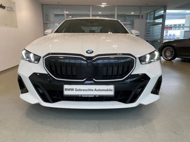 BMW 520 520d M-Sport Sedan