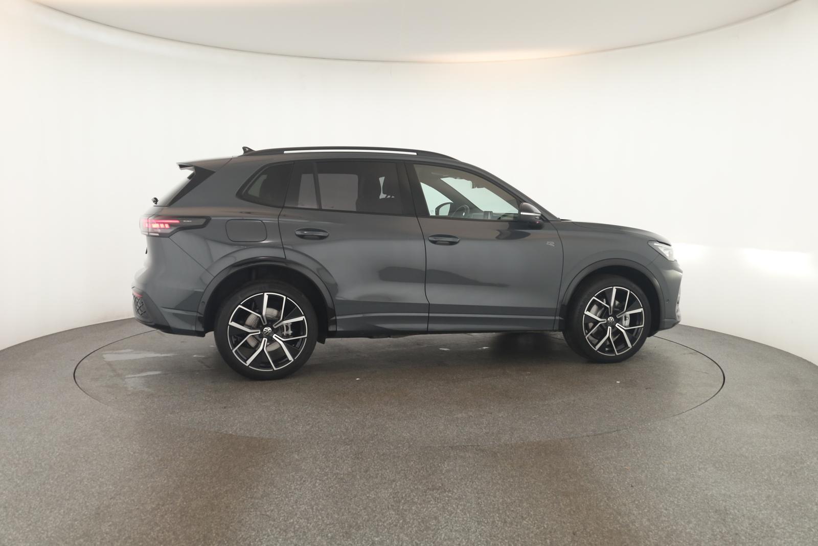 Volkswagen Tiguan 2.0 TSI DSG IQ.Drive R-Line