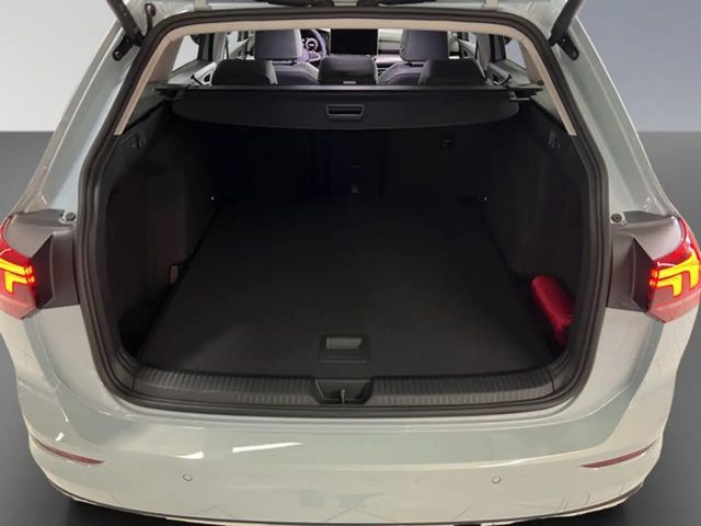 Volkswagen Golf Style Variant