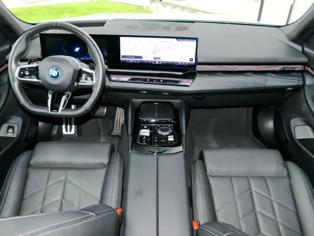 BMW 530 530e M-Sport Sedan