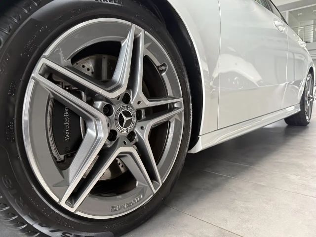 Mercedes-Benz A 250 4MATIC AMG Line