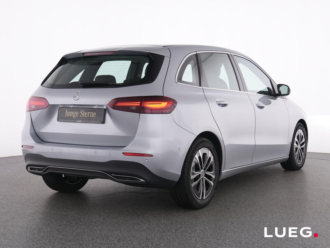 Mercedes-Benz B 180 Progressive Sedan